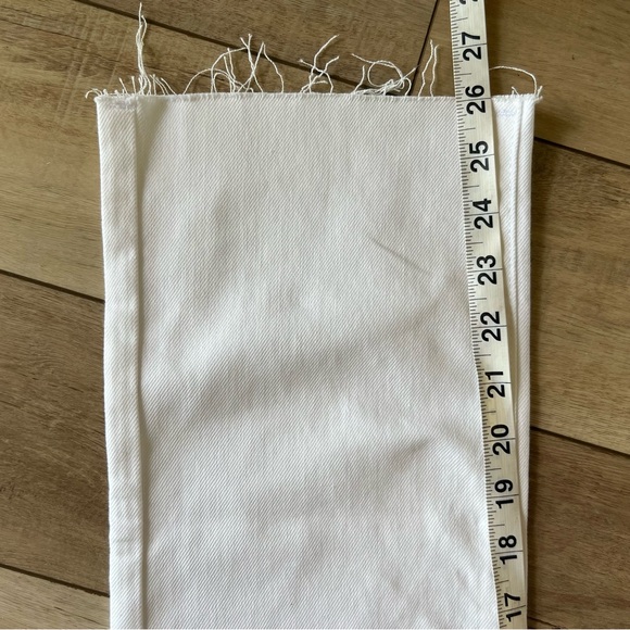 NWT Universal Thread White Vintage Ankle Jeans - Picture 6 of 9